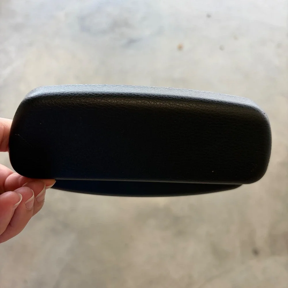 Oakley Black Hard Shell Sunglasses Case Textured Faux Leather Clamshell Logo
